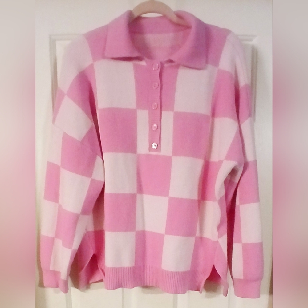 Boutique Brand Pink & White Checkered long sleeve sweater size L